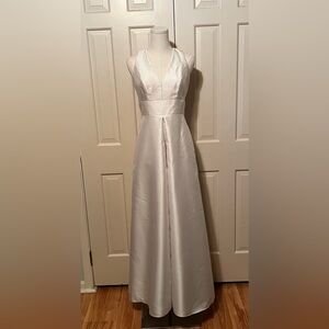 Alfred Sung long formal dress. Size 4